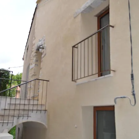 شقة Petite Maison D'artiste Dans Un Village Provencal